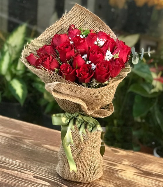 23 adet kırmızı gül buketi